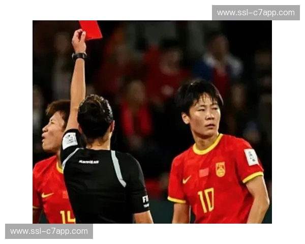 中国女足老将张睿37岁仍担纲主力,经验传承成双后腰关键